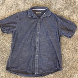 Blue chambray short sleeved shirt